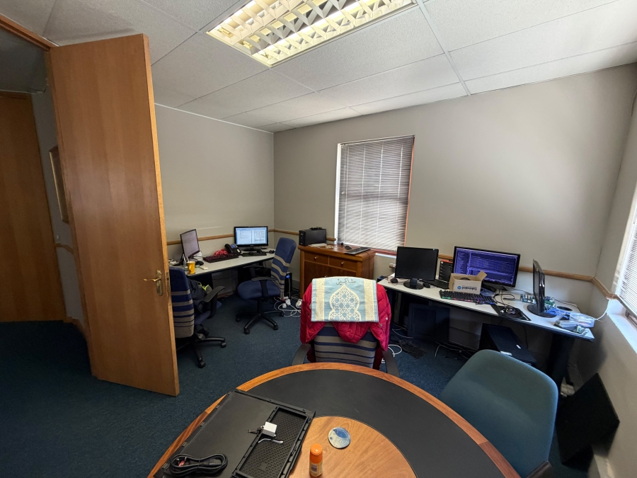 To Let Commercial Property for Rent in Rosenpark Western Cape